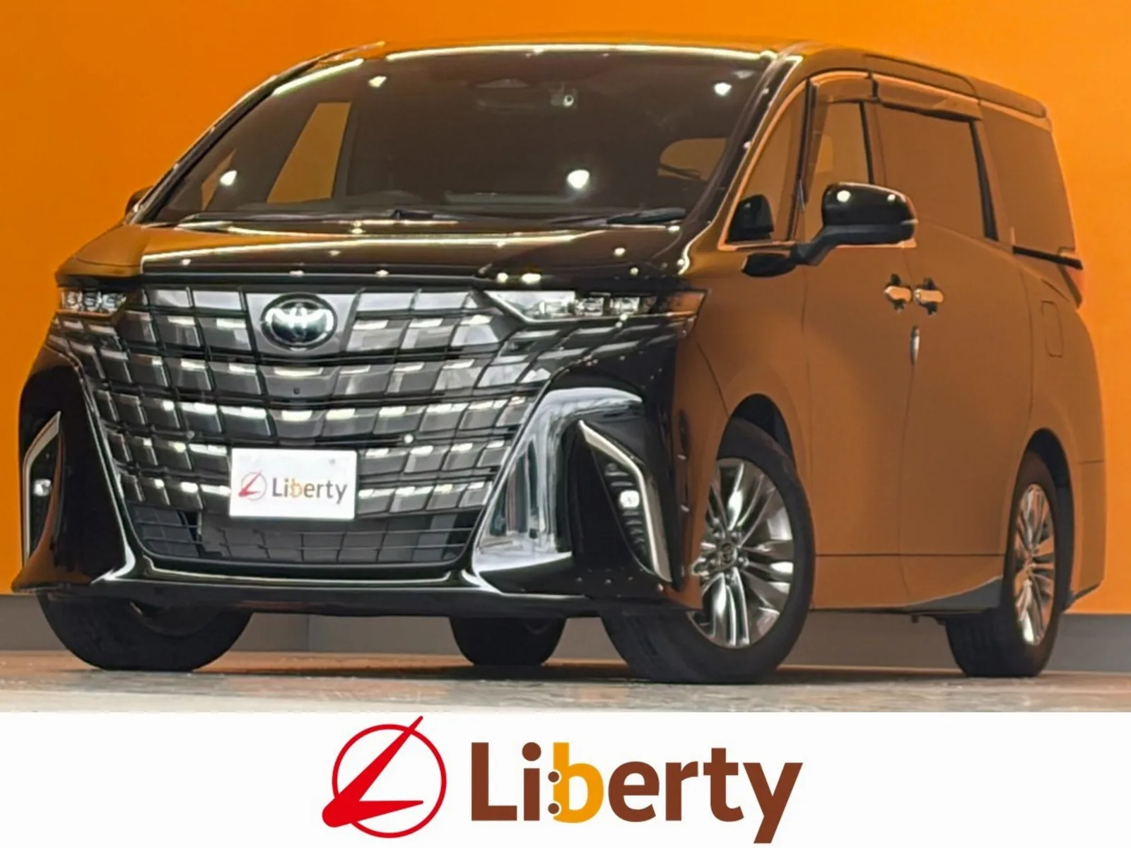 Toyota Alphard Hybrid 2.5 Z, Independent Left/Right Moonroof, Digital Inner Mirror, Universal Step, Genuine 14-inch Display, Bluetooth Compatible, Around View Monitor, ETC2.0, Blind Spot Monitor, Black Synthetic Leather Seats, Wood-grain Steering Wheel, LED Headlights