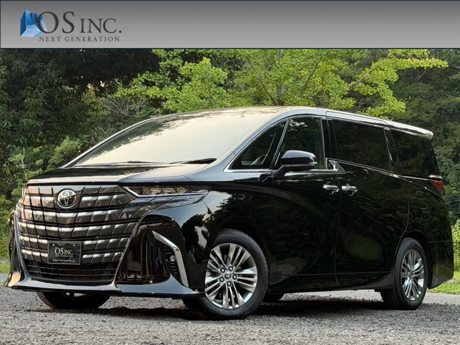 Toyota Alphard Hybrid 2.5 Z /BSM/Display Audio/360-Degree Camera/Dual Power Sliding Doors/Power Back Door/Collision Mitigation/Radar Cruise Control/Lane Keep Assist/Power Folding Mirrors/Heated & Ventilated Seats/Power Seats/ETC2.0