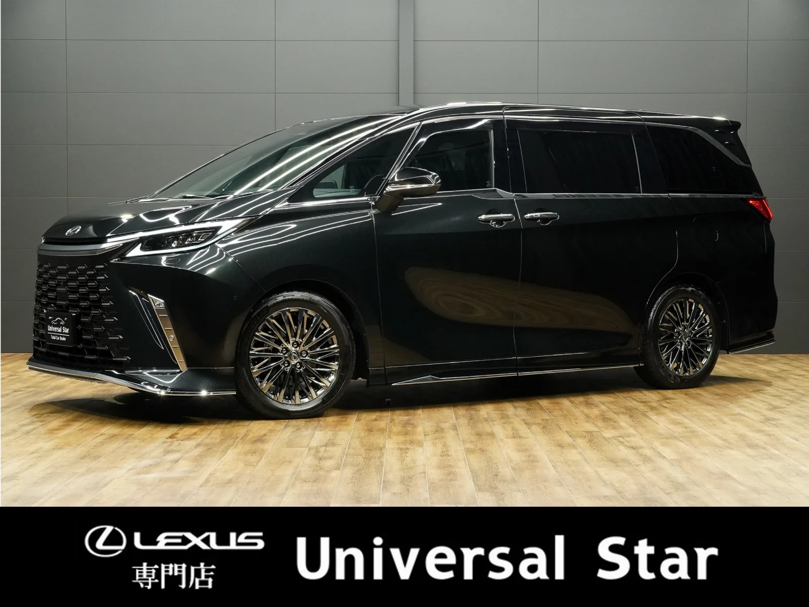 Lexus LM 500h Executive 4WD 1 Owner / Non-smoker / Indoor Storage / Mark Levinson / 48-inch Rear Seat Monitor / Modellista Aero & Signature Chrome Set / Partition Urushi Panel / Entrance Mat (Type SA) / Wireless Charging / Cool Box / Black Leather Massage Seats / ETC 2.0