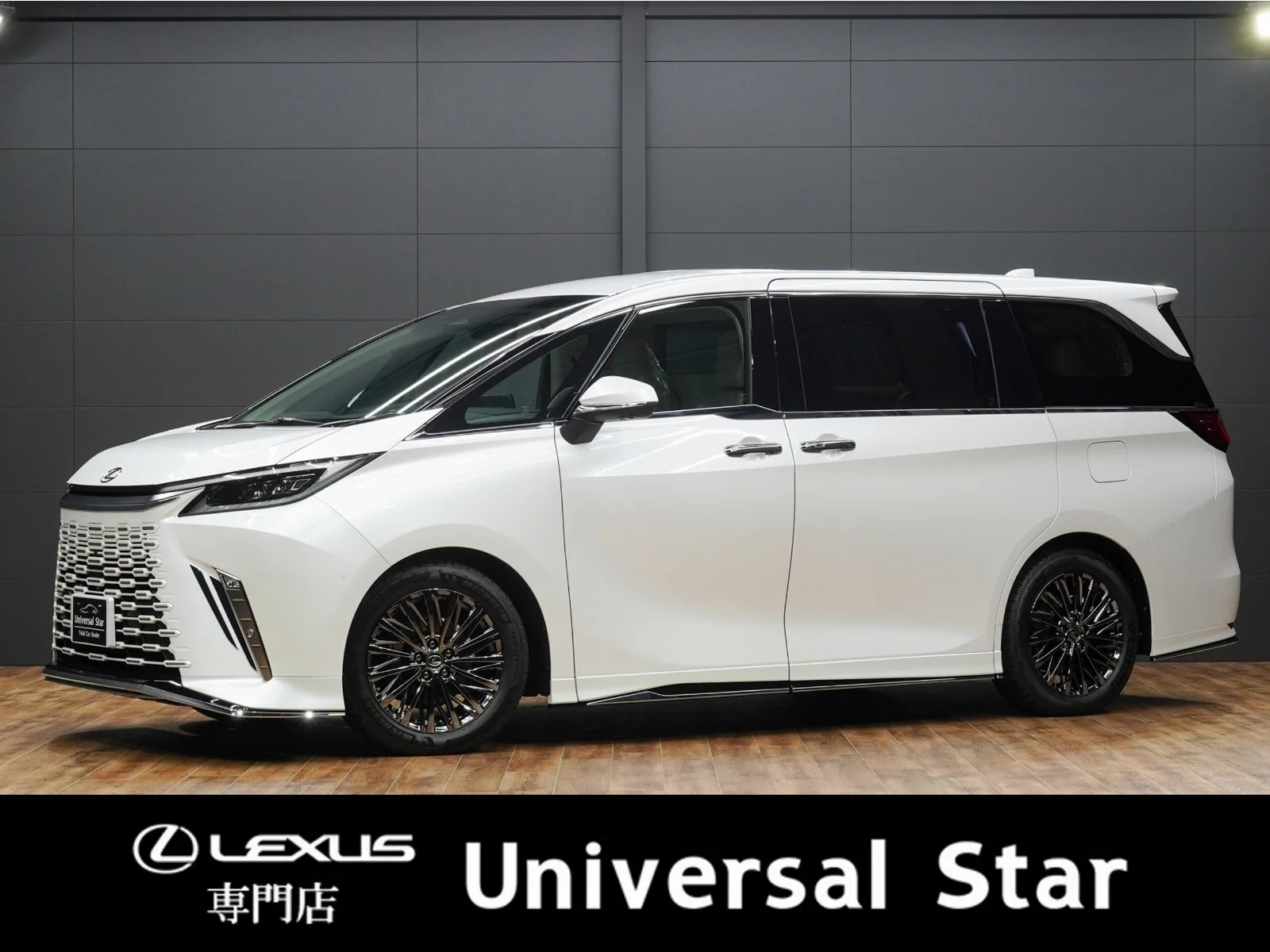 Lexus LM 500h Executive 4WD Modellista Aero/Large Screen/Mark Levinson