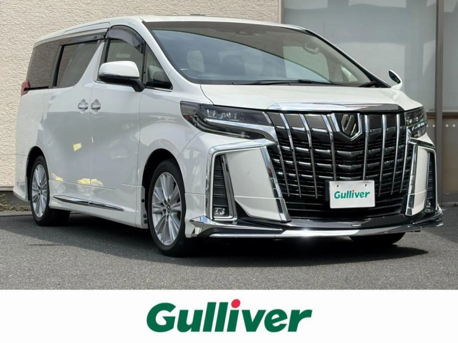 Toyota Alphard 2.5 S A-Package, Modellista Aero, Double Sunroof, Rear Seat Monitor, Genuine Navigation, Full-Seg TV, CD, DVD, BT, Backup Camera, Built-in ETC, Corner Sensors, Collision Mitigation Braking, Radar Cruise Control, LED Auto Lights, Smart Key, Non-smoking