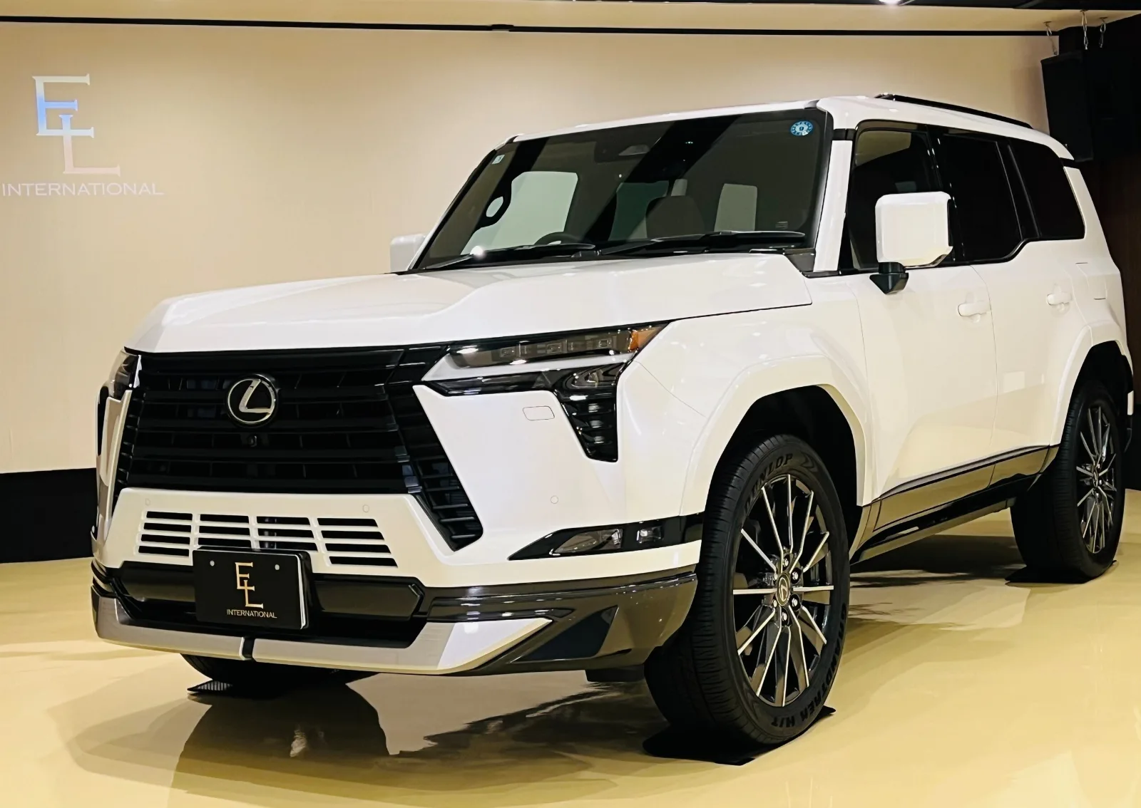 Lexus GX 550 Version L 4WD Modellista Mark Levinson One Owner Non-smoker Cool Box Large Sunroof 22-inch AW Power Steps Wireless Charging Roof Rails Digital Mirror Front/Rear Dashcam Lexus Coat Floor Mats