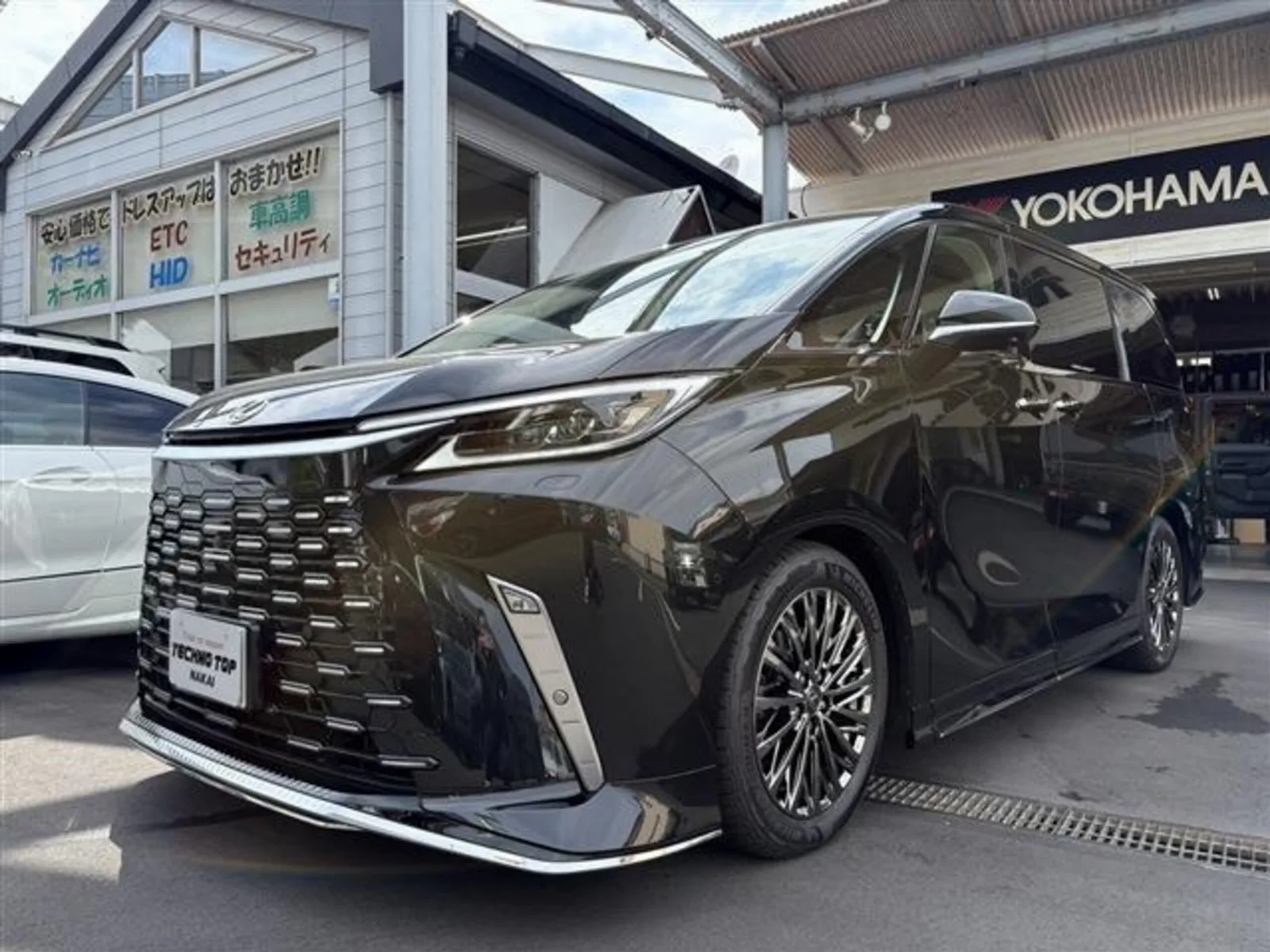 Lexus LM 500h Version L 4WD